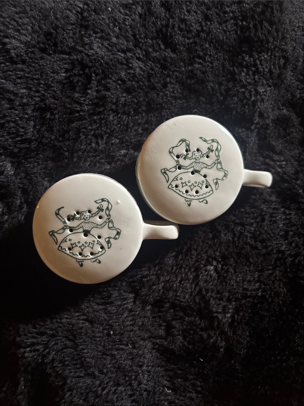 Cottage Core White Ceramic Old World Salt and Pepper Shakers Green Folk Motif -
